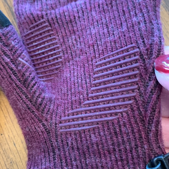 Outdoor Research Kids' Sensor Gloves, size 6 - Picture 3 of 15